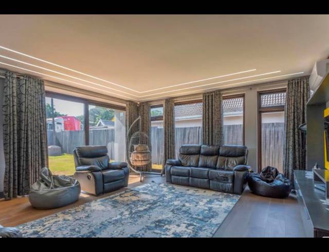 6 BEDROOM HOUSE FOR SALE IN GLEN ASHLEY